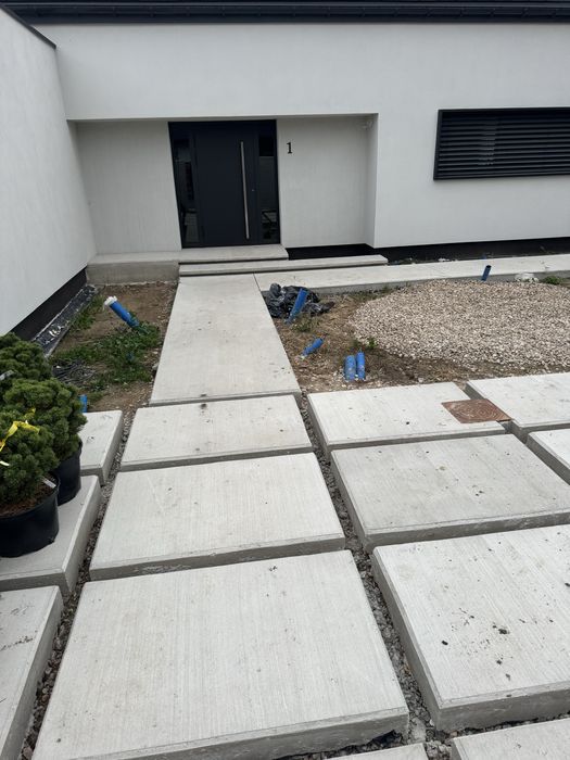 Posadzki przemyslowe,szczotkowane,zacierane na gladko ,mycie kostki