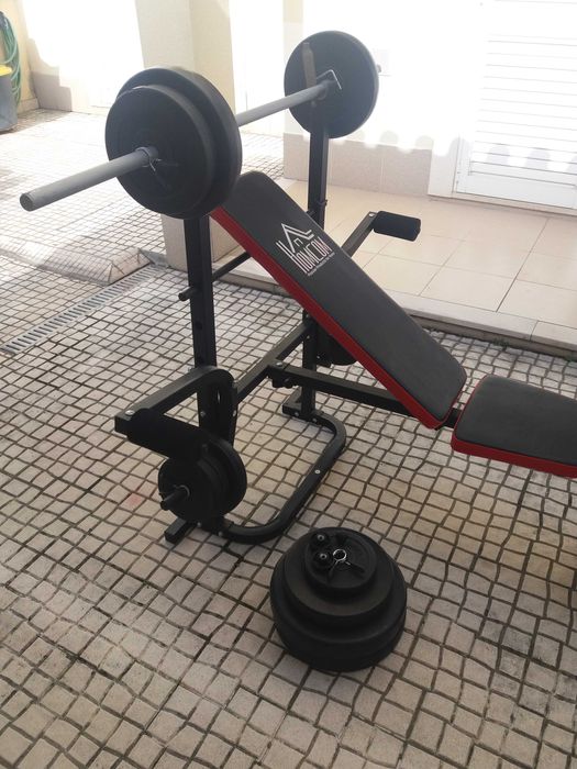 Banco de Musculação completo, (como Novo) com muitos pesos.