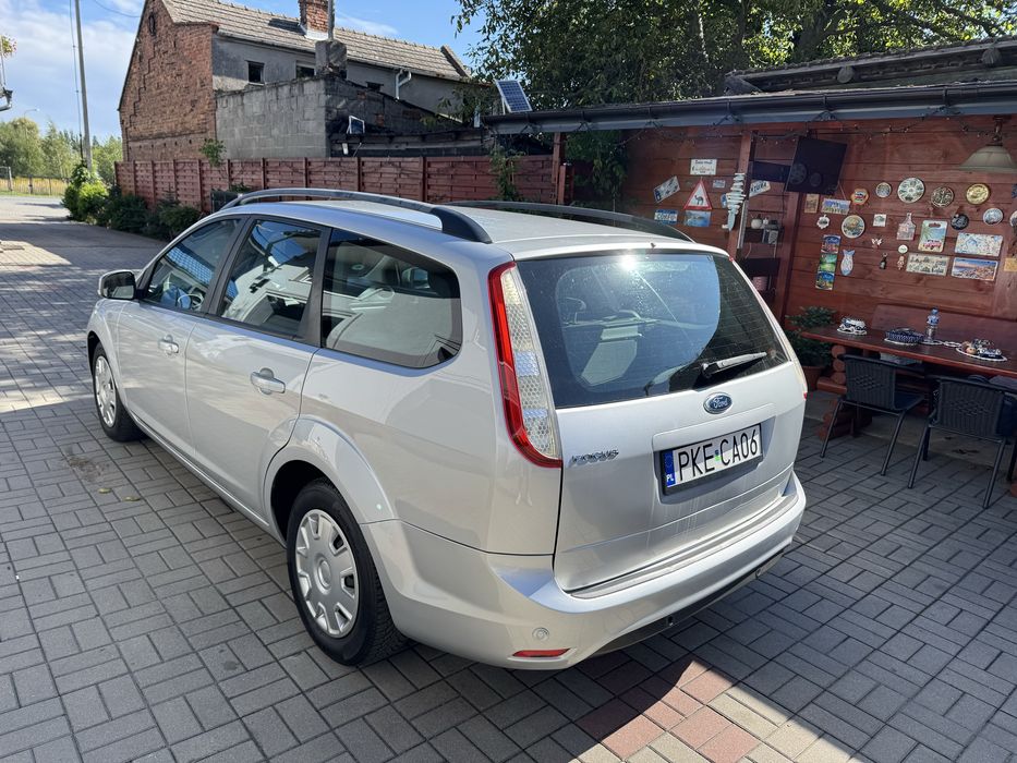 Ford Focus 1.6 101 KM sprowadzony 2009 zarejestrowany zimowki