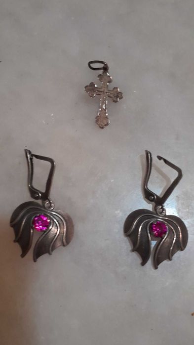 Красивые серебрянные серёжки с розовым камнем. Ретро