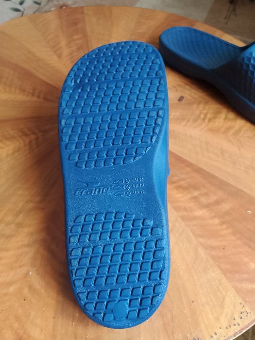Новые мужские тапочки.