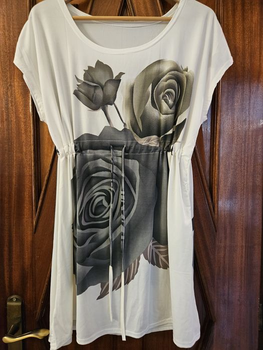 Camisola rosa branca