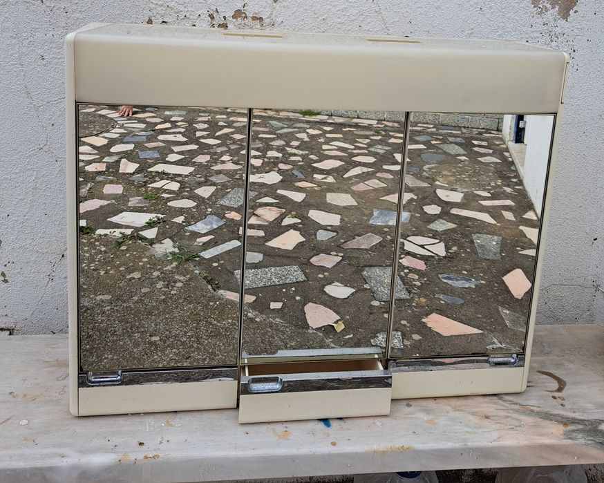 Armario de casa de Banho