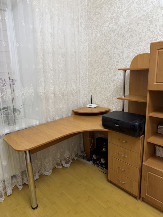 Компютерний стіл