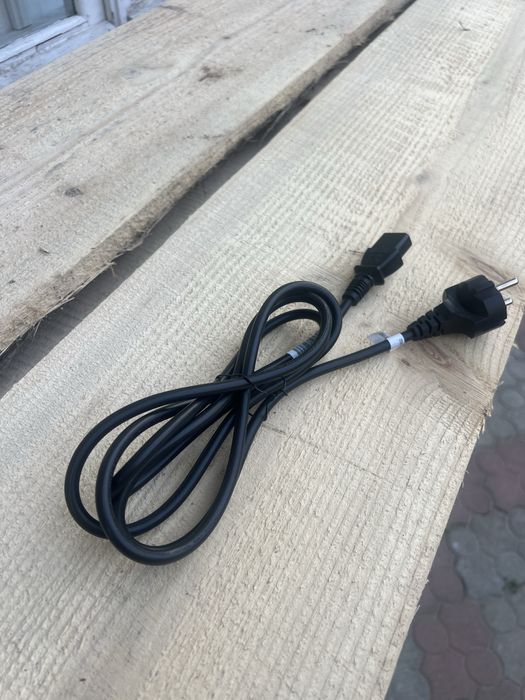 Кабель живлення.