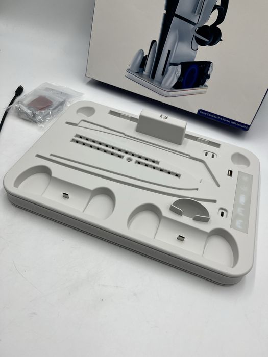 Stacja chłodząca i dokująca do PS5 / PS5 Slim / PS Portal