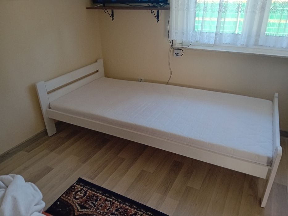 Sprzedam łóżko z materacem
