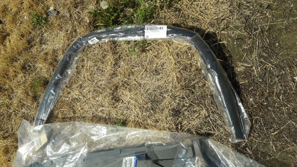 Накладка крила підкапотна ліва права Jeep Grand Cherokee 2017-