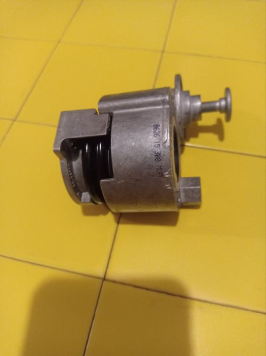 Натяжитель ремня грм Renault