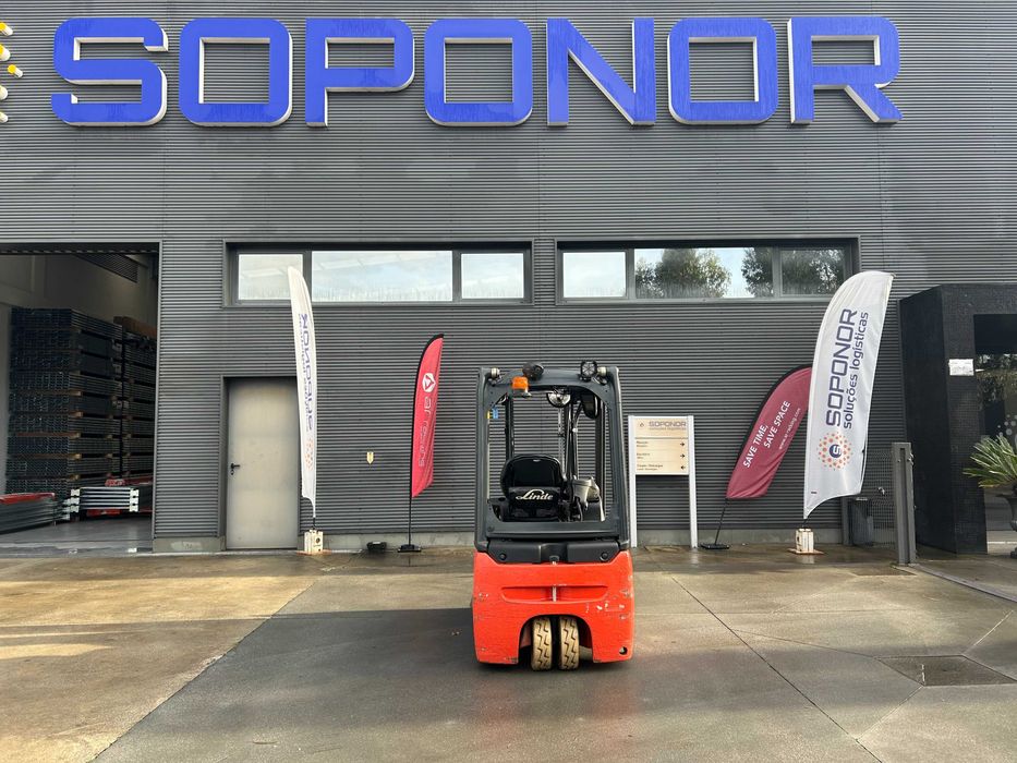 Empilhador Linde E16C-02 1600 Kgs Elétrico