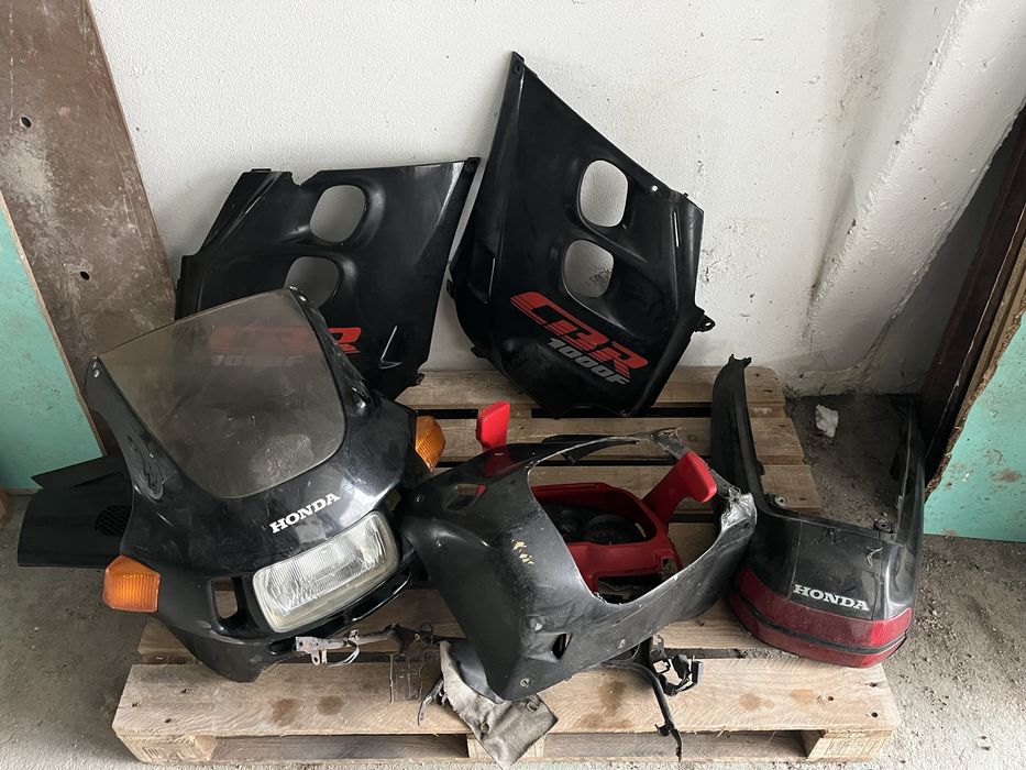 Carrnagens honda cbr1000f 2001