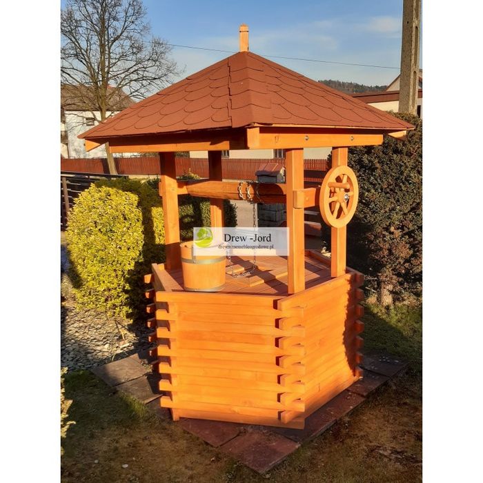 Studnia drewniana, Obudowa kręgu betonowego, obudowa kręgu