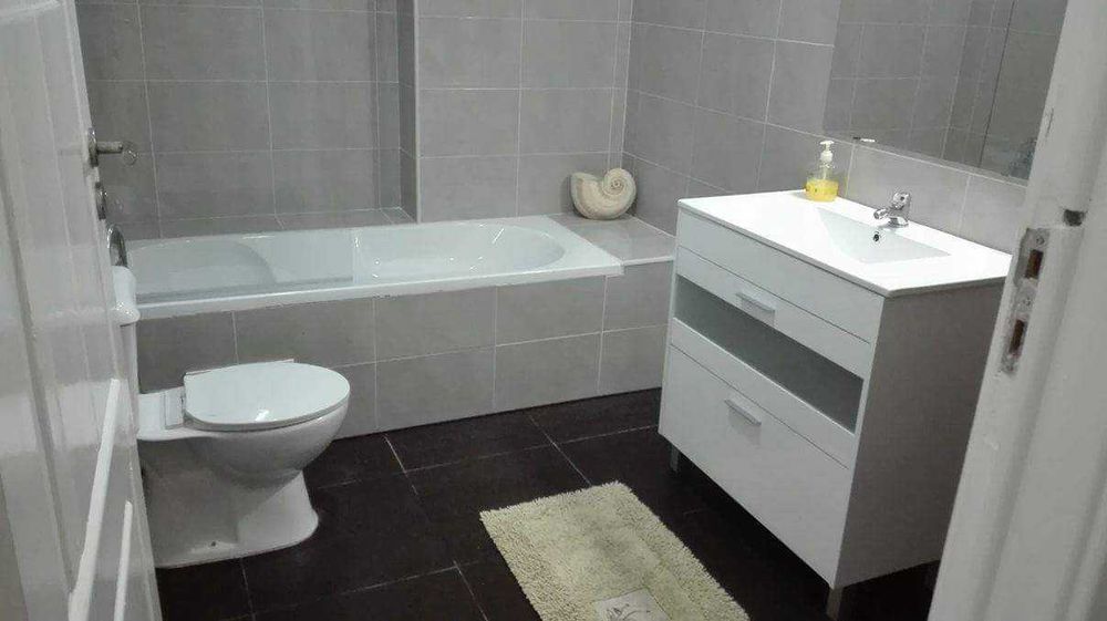 Alugo quarto em Algés