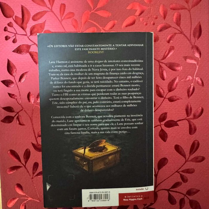 Livro - "Os crimes do Bispo" e " E a música continua"