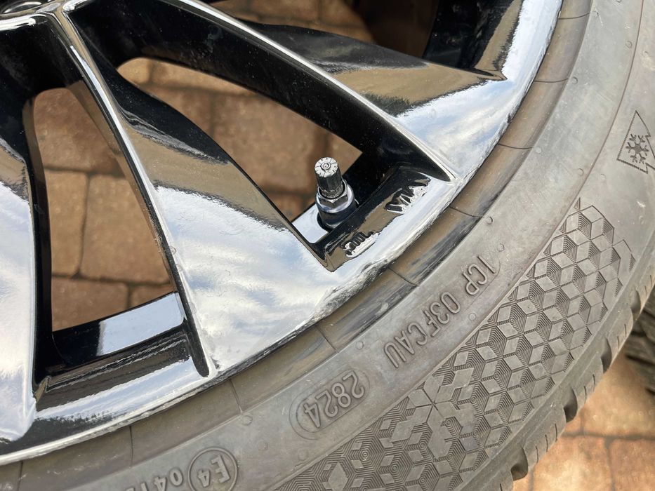 4129. Alufelgi 19" Tesla Y czarne 7.5/9.5J ET45 5x114.3