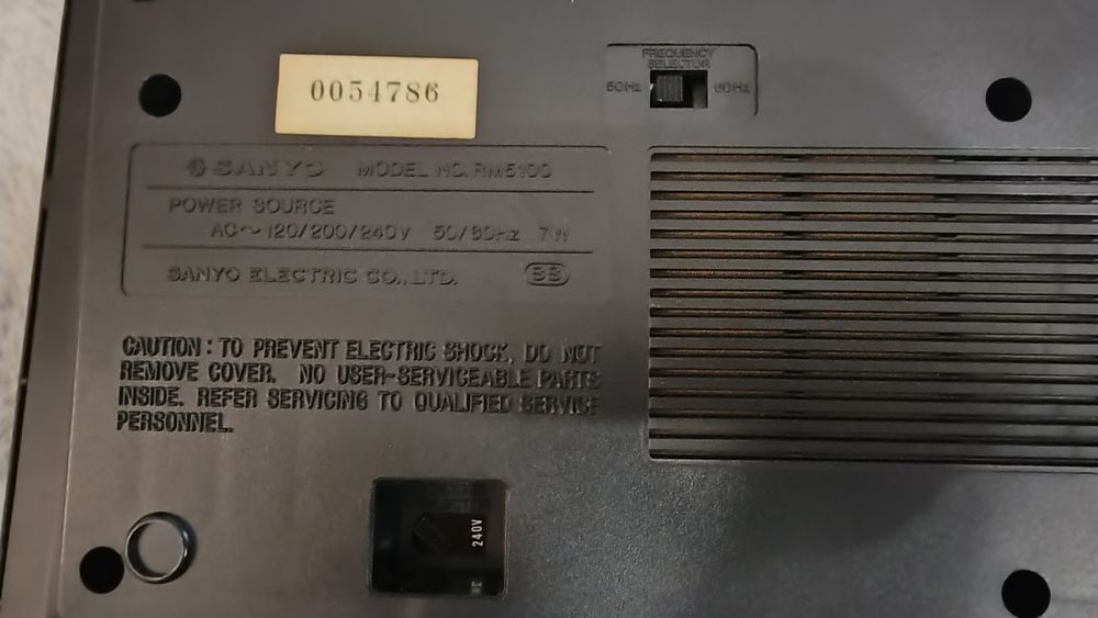 Rádio despertador Sanyo madeira