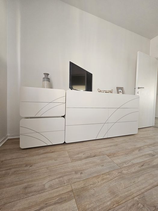 Movel + mesas cabeceira, em muito bom estado! Madeira maçica!