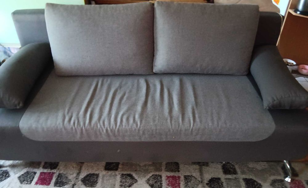Trzyosobowa sofa rozkładana