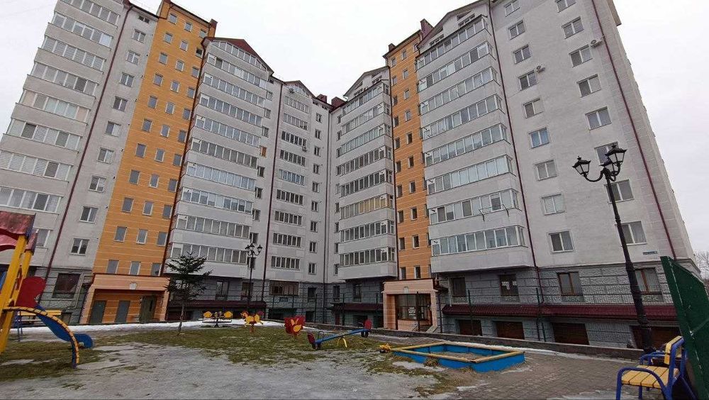 Продається 3к здана квартира в новобудові - 131м2.