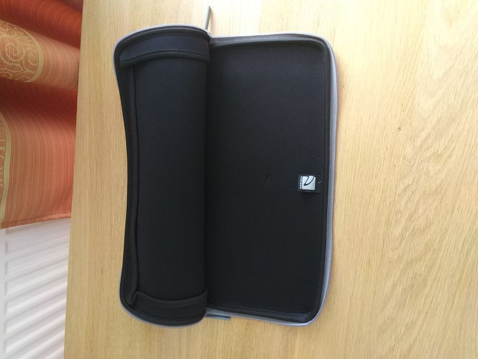 Чохол,сумка tucano для ноута ,планшета