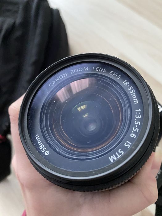 Canon eos 700d i obiektyw 18-55mm