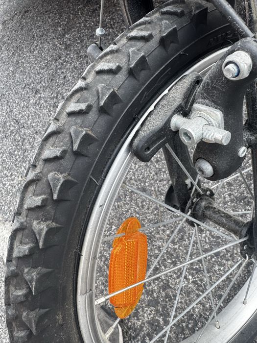 Bicicleta de crianca em exelente eatado