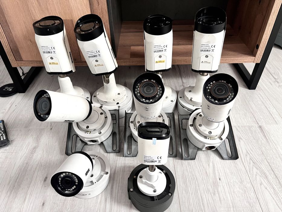 Zestaw monitoringowy 10 kamer Kenik+obudowy 2x switch 1xrejestrator