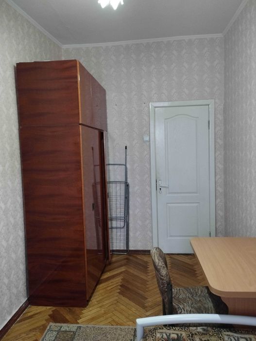 м.Черниговская.Комната под ключ БЕЗ ХОЗЯЕВ  для 1 чел. ул.Лазаревского 2