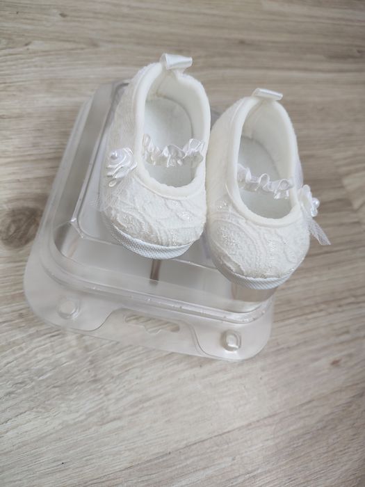 Buty buciki do chrztu ecru