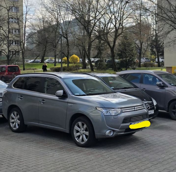 Mitsubishi Outlander Instle NAVI+204KM PLUG IN HYBRYDA 4WD jeden użytkownik skóra automat