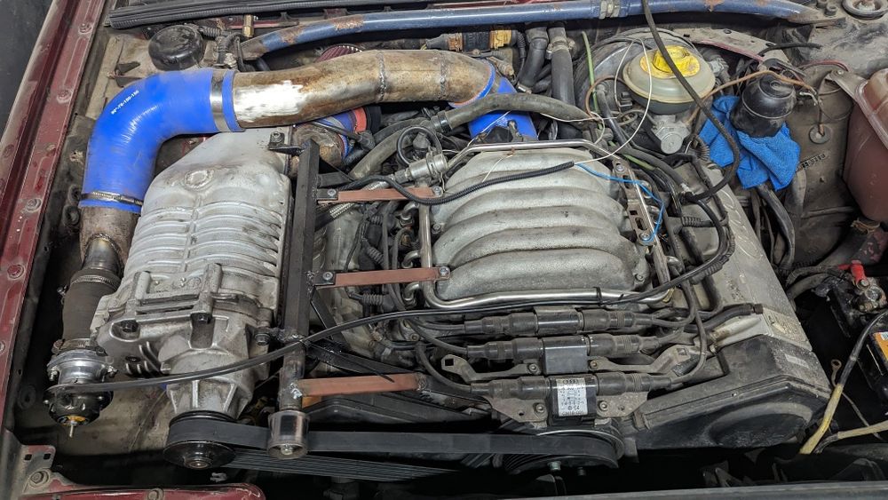 Компрессор турбо Ауди 2.8 aah . Форсунки