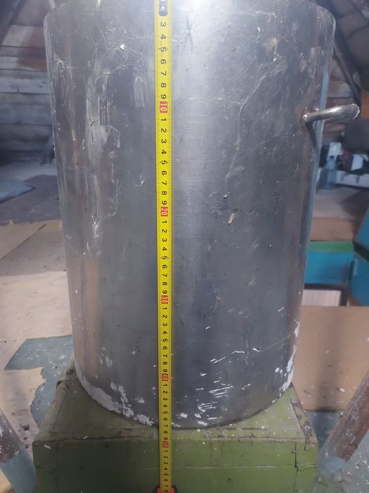 Продам большую ёмкость,каструлю из нержавеющей стали.