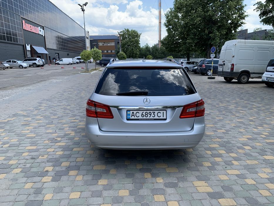 Продам Mercedes-Benz E 212