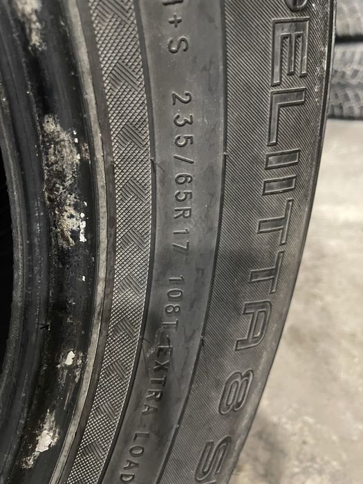 Пара шипованої резини 235/65 R17 Nokian Hakkapelitta 8