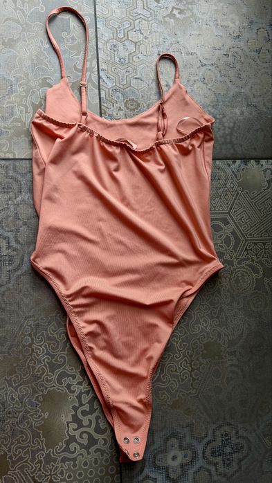 Боді з асиметричними бретелями Gepur