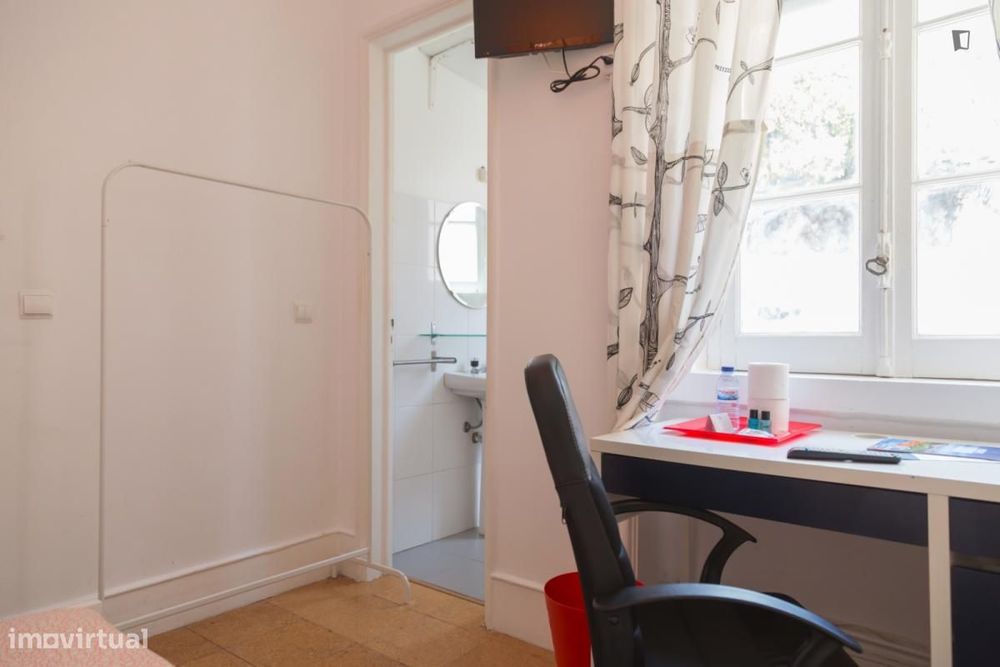 Quarto - localizado em Alameda Lisbon