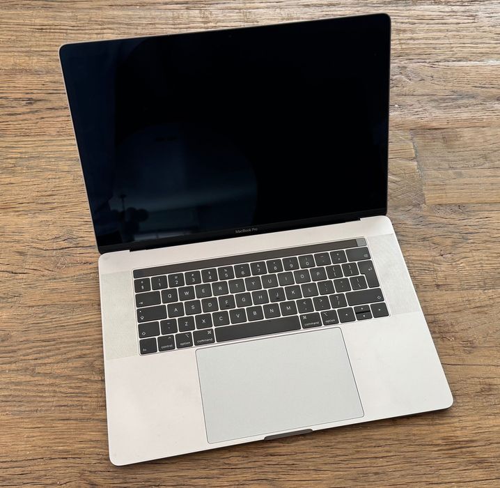 MacBook Pro 15” 2019 i9 – Para peças / Reparação (Placa lógica)