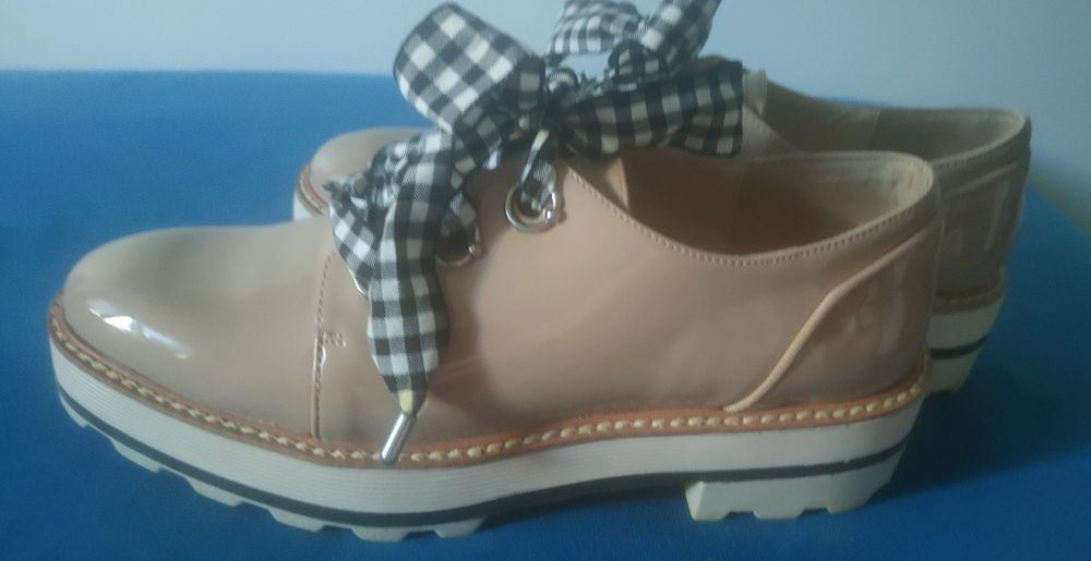 Zara. Piękne buty. Piękne wiązanie
