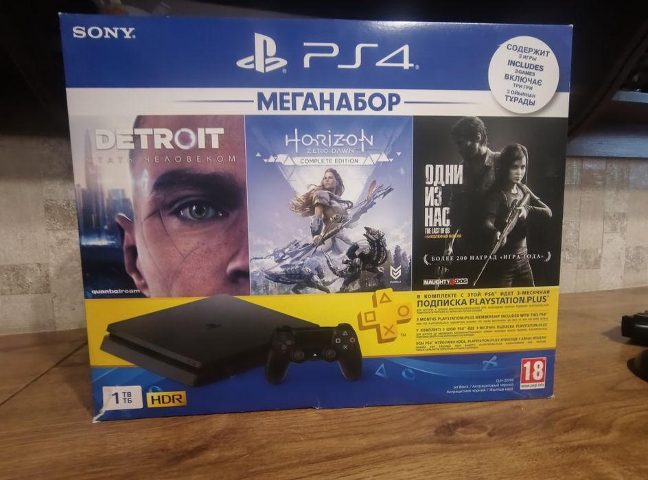 Продам PlayStation 4 в ідеальному  стані