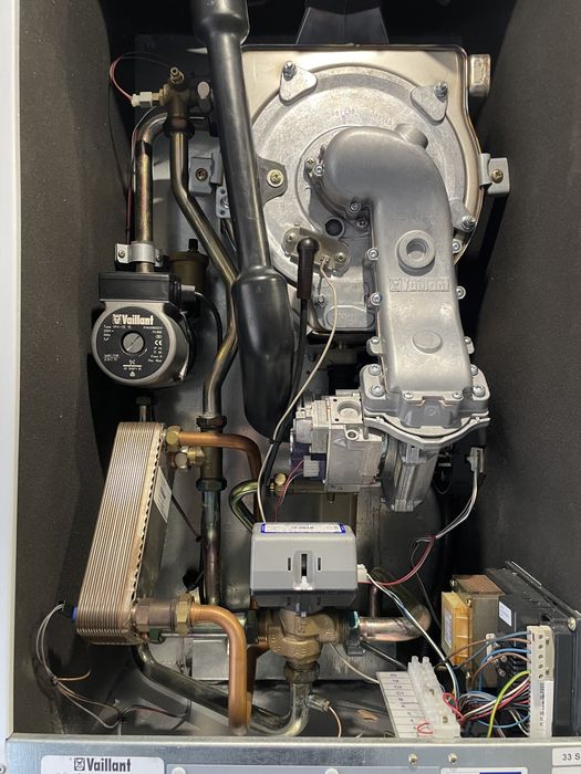 ПРАЦЮЄМО з Є-ВІДНОВЛЕННЯ Газовый котел Vaillant т-6 с Горантией