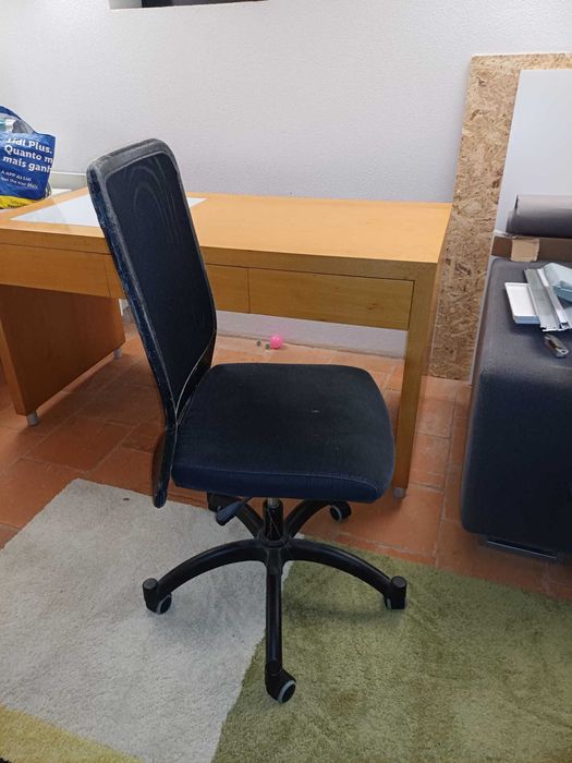 Secretaria em madeira maciça com cadeira