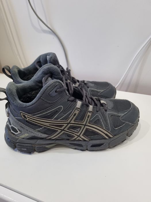 Кросівки на хлопчика 38 р. стільки 25 см