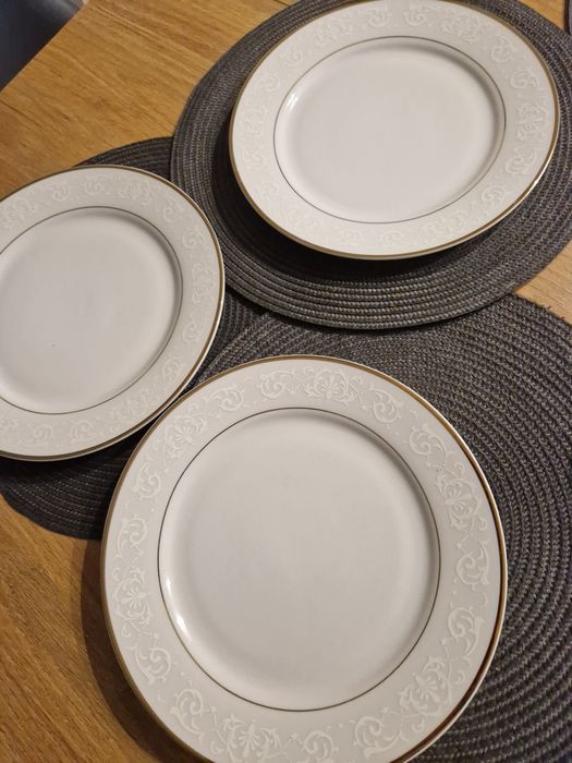 Przepiękne duze 3 talerze ze złotymi brzegiem