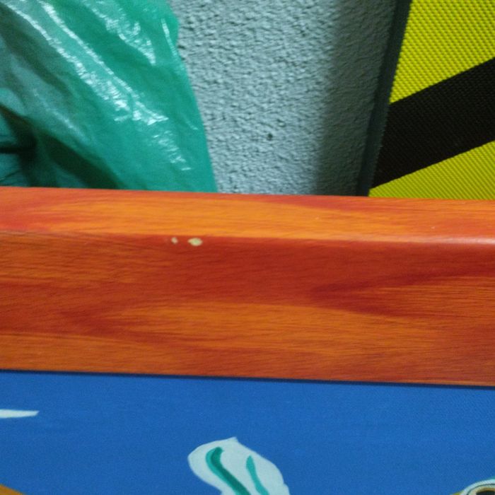 Quadro com moldura em madeira