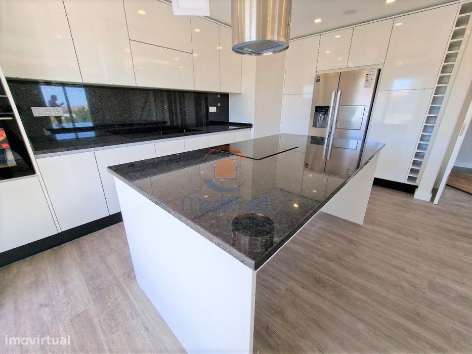 Apartamento T2 em Construção com Parqueamento e Arrecadação | Odivelas