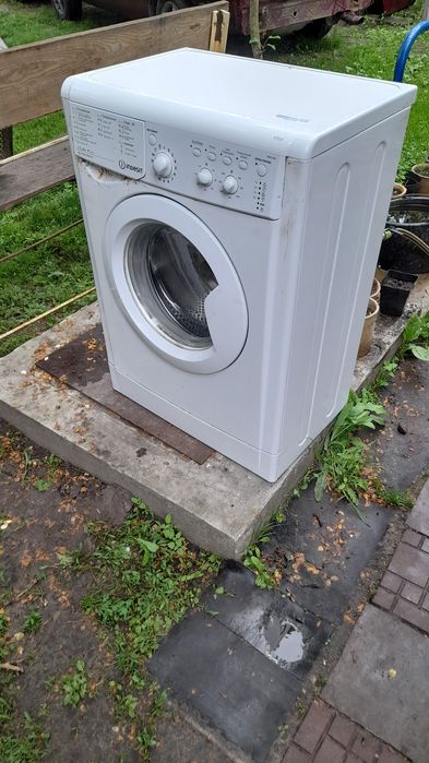 Пральна машинка indesit