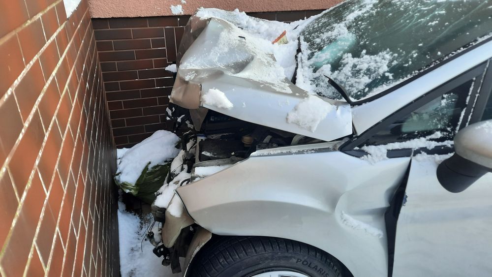 Ford fiesta mk7 2011r uszkodzona