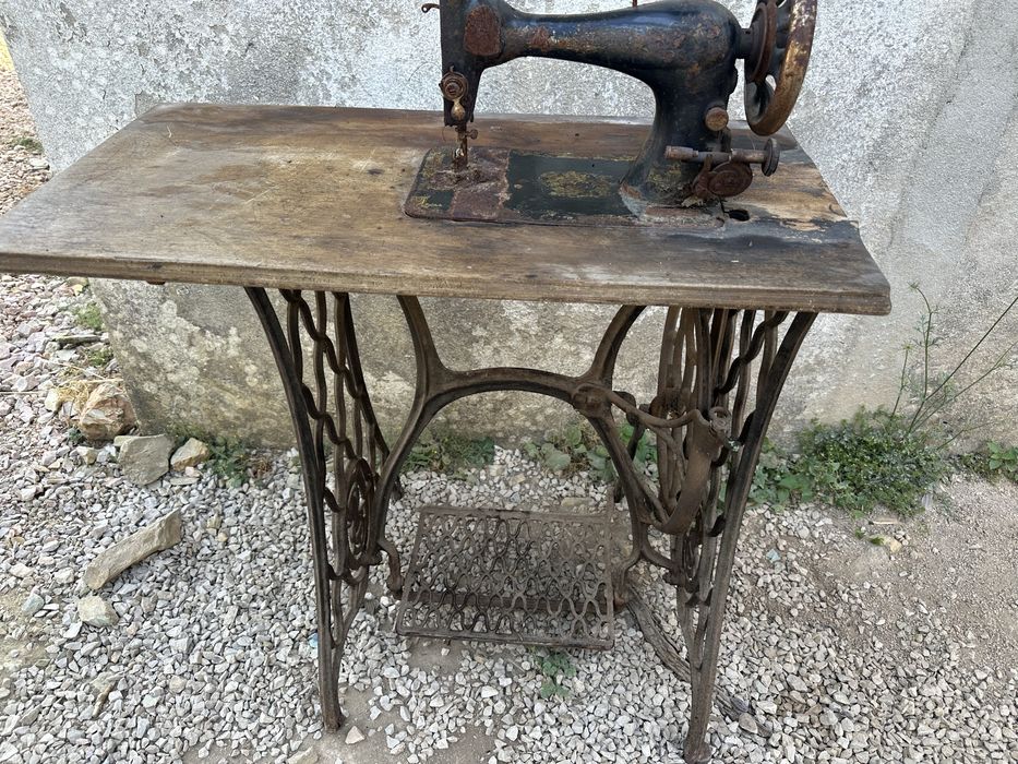 Maquina de costura antiga