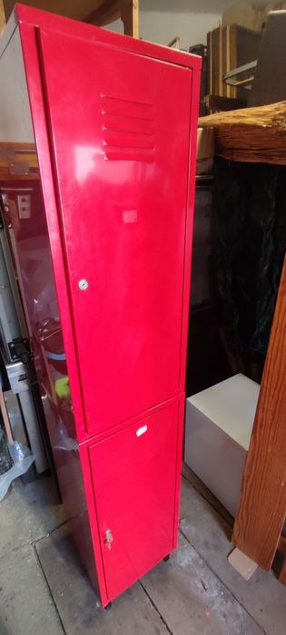 Cacifo metálico com 2 portas