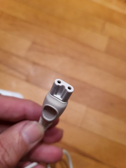 Ładowarka do depilatora Panasonic.